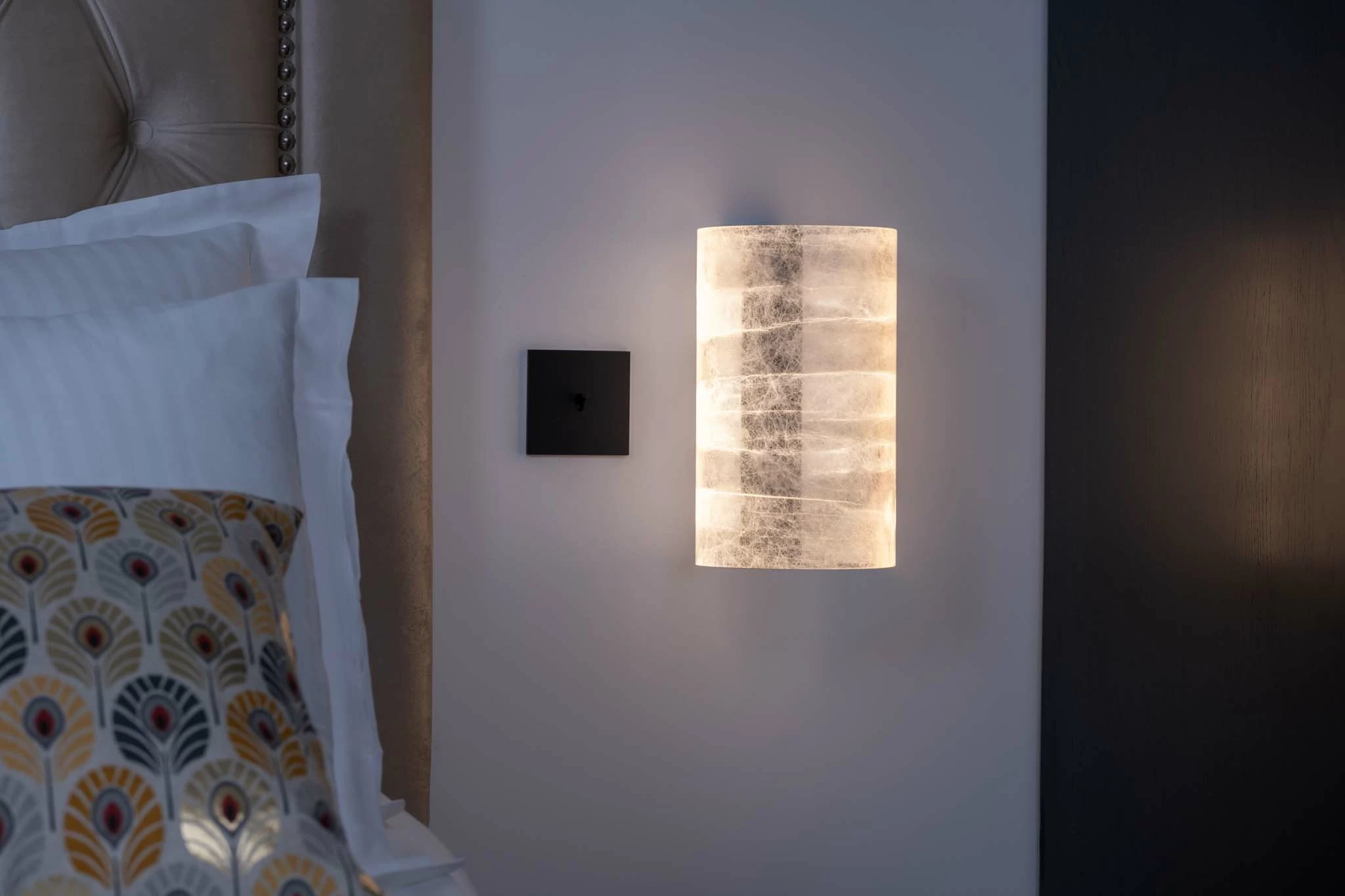 applique Hubble non tisse — BYSENS Agencement