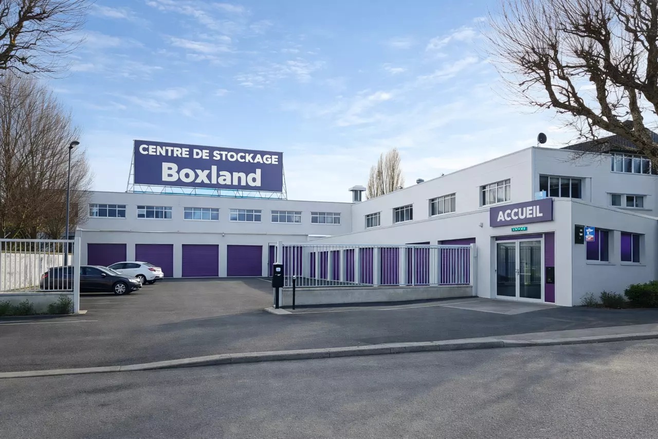 self stockage en reabilitation de zone — BYSENS Agencement