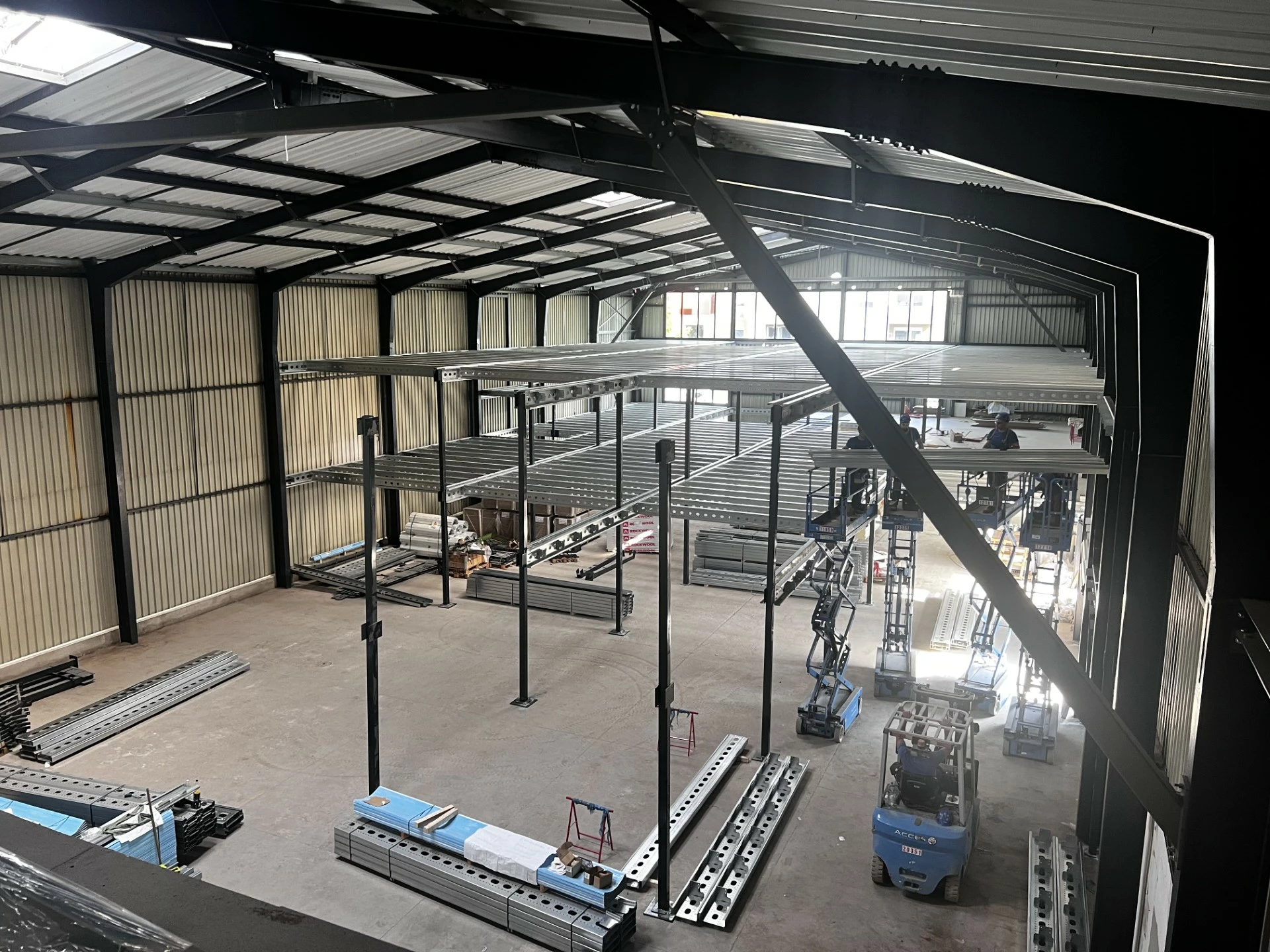 construction mezzanine metallique — BYSENS Agencement