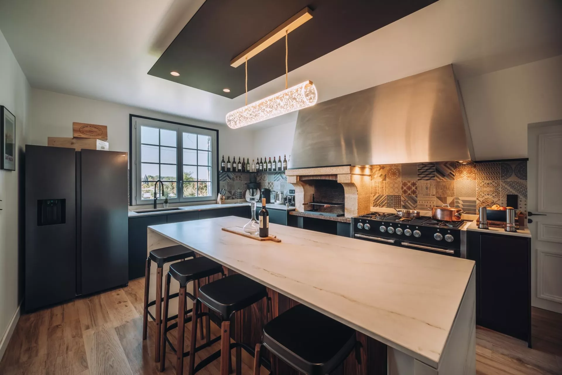 Cuisine équipée et décorée — BYSENS Agencement